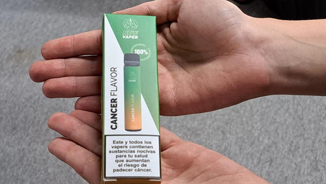 España crea un vapeador con «sabor a cáncer» para denunciar el impacto del tabaco electrónico en la salud