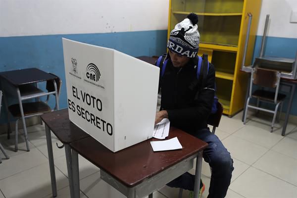 Elecciones Ecuador 2023: Luisa González y Daniel Noboa toman ventaja con el 10% escrutado