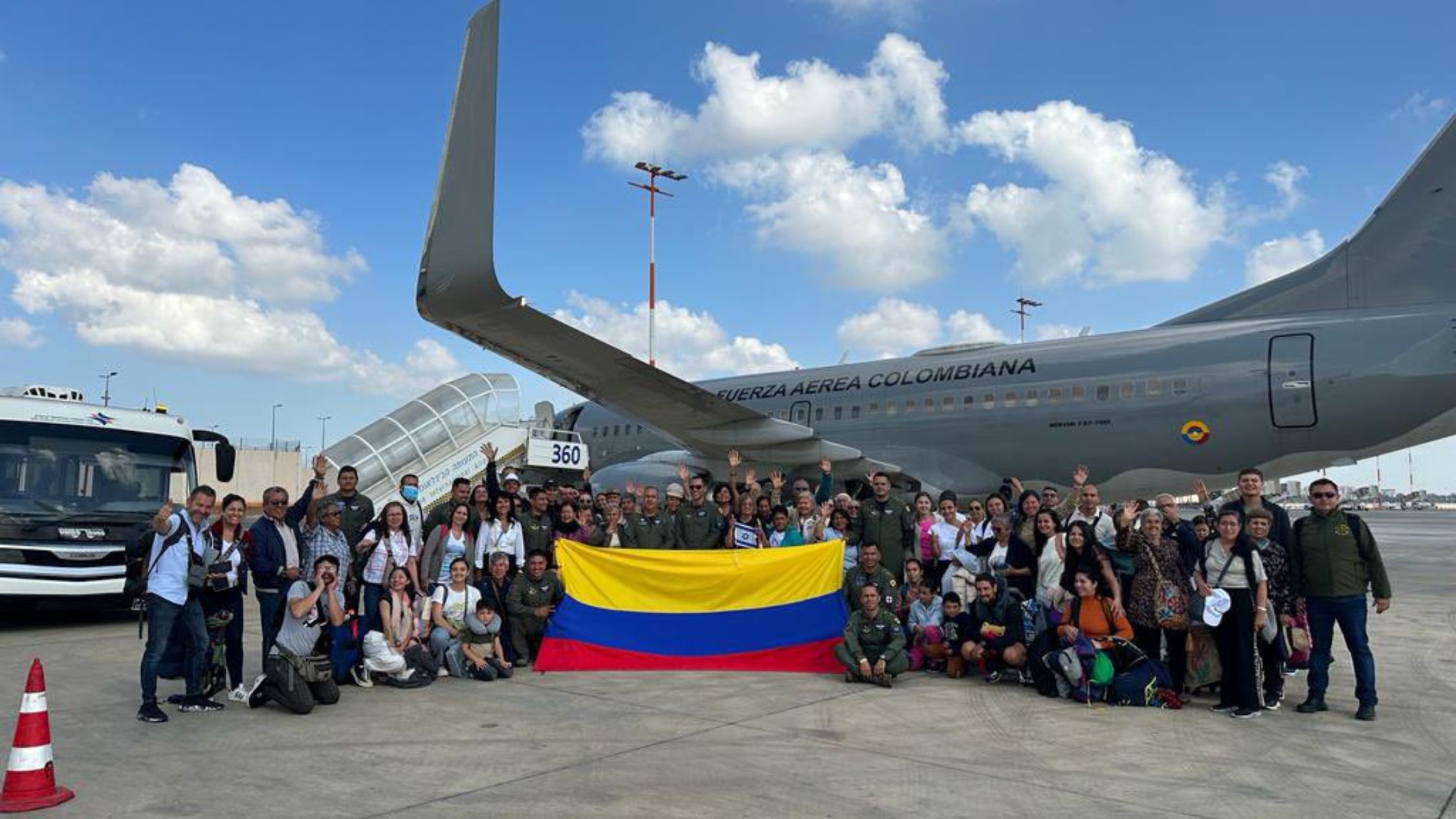 Un avión con 110 colombianos despega de Tel Aviv, Israel