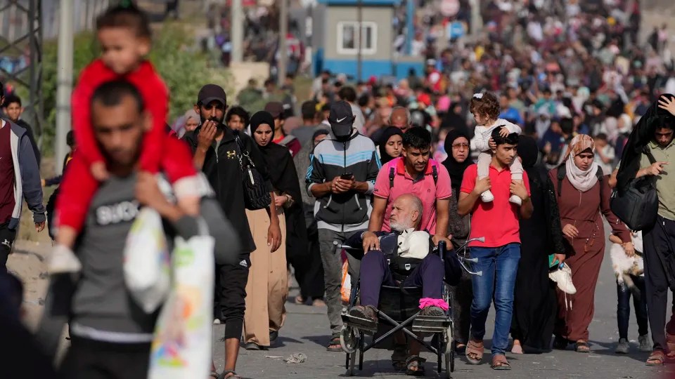«No queda nada»: miles de palestinos huyen hacia el sur mientras Israel intensifica operaciones en la Ciudad de Gaza