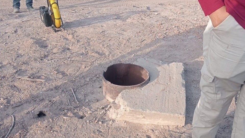 Activistas y autoridades localizan en Sonora un pozo con restos humanos
